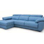 Sofá chaise-longue con asientos deslizantes y respaldos reclinables.