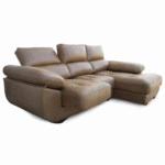 Sofá chaise-longue con asientos deslizantes y respaldos reclinables.