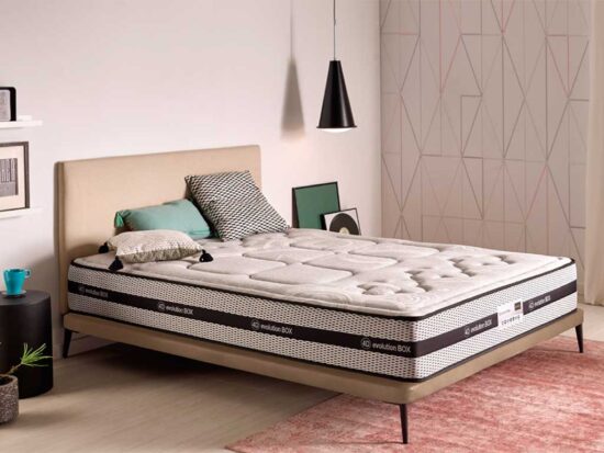 Colchón modelo Box fabricado en muelle ensacado y viscolástica