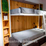 litera-abatible-con-camas-abierta-sin-estantes-interiores-y-fondo-en-color-madera-tg